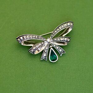 Vintage Intricate Butterfly Ribbon Silver Tone Brooch by Avon K40